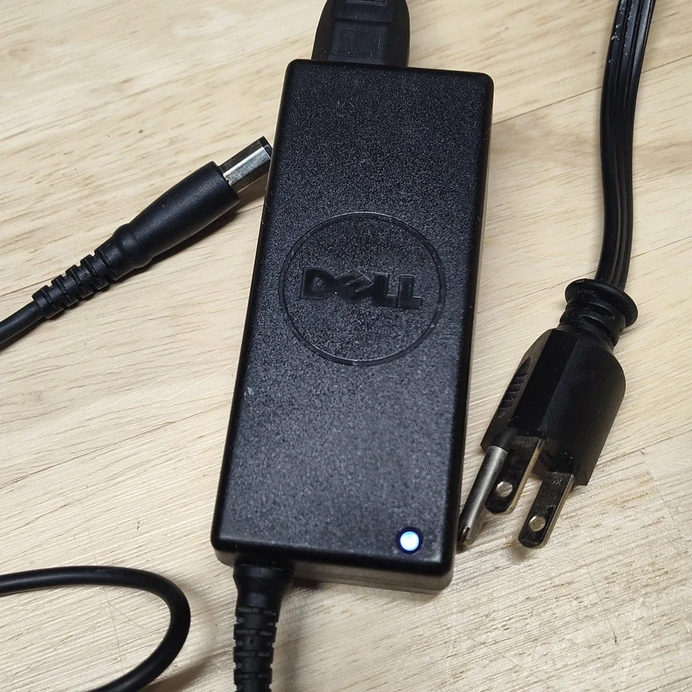 Genuine OEM Dell 65W DA65NS4-00 XK850 Power Adapter Charger